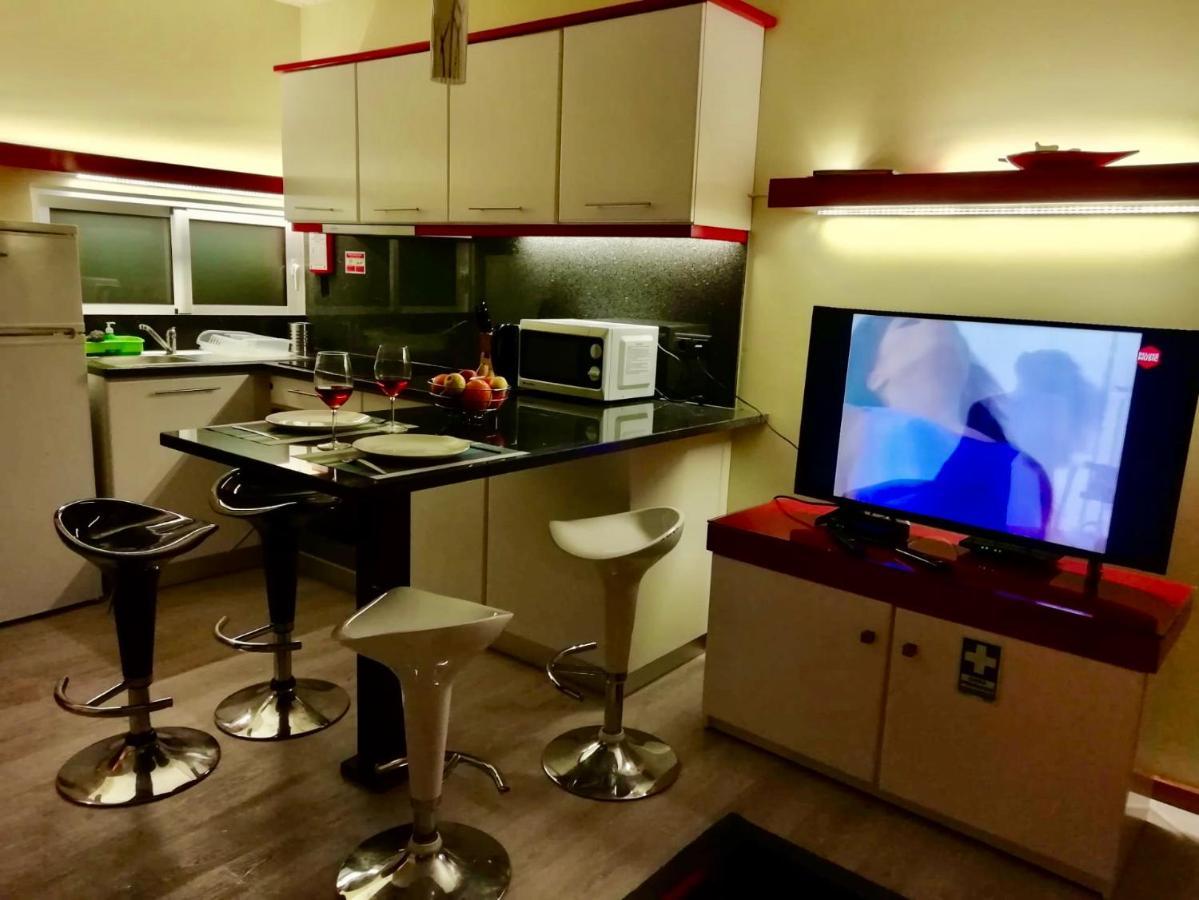Casa Da Relva Com Piscina Aquecida Interna Apartment Arco da Calheta  Bagian luar foto